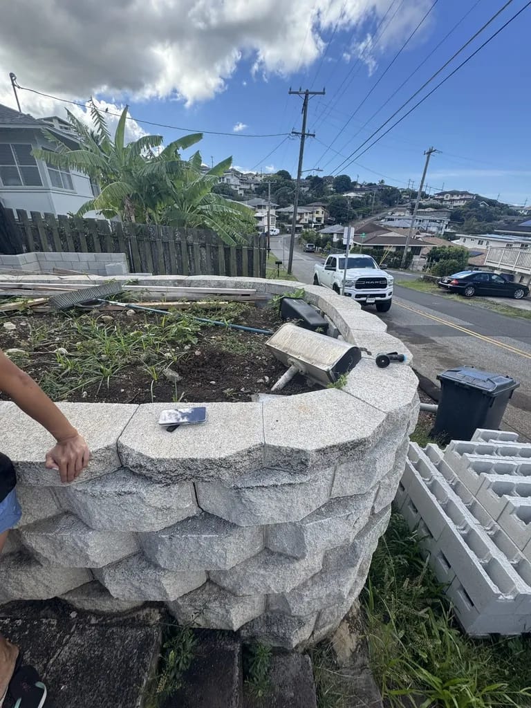 New segmental block retaining wall planter detail, Honolulu residence